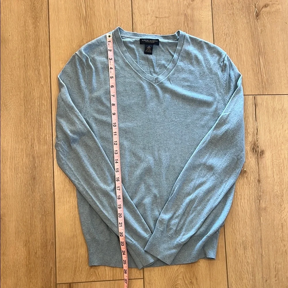 Banana Republic V-Neck Sweater - Soft Blue Mens Size M